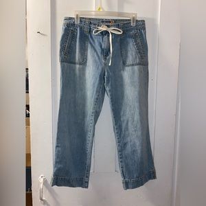 Old Navy Blue Jeans Capris with Tye Waist 8